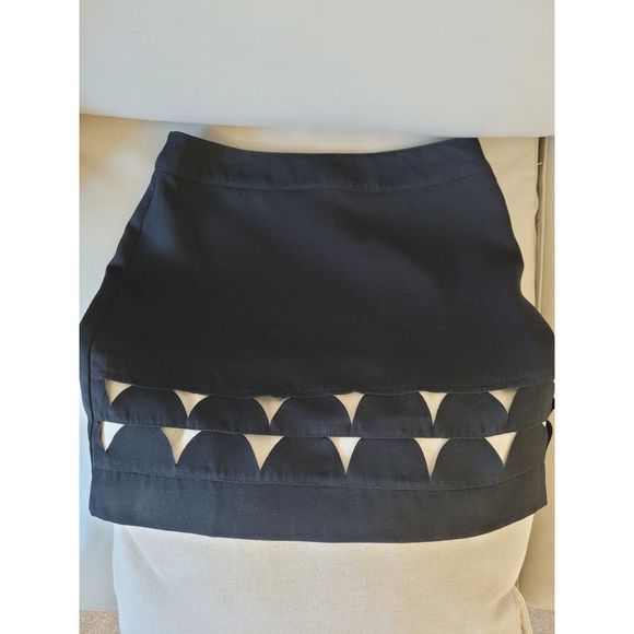 Pencil Skirt | Mini Skirt | Scallop Cut Detail | Size M | Womens - Picture 1 of 8